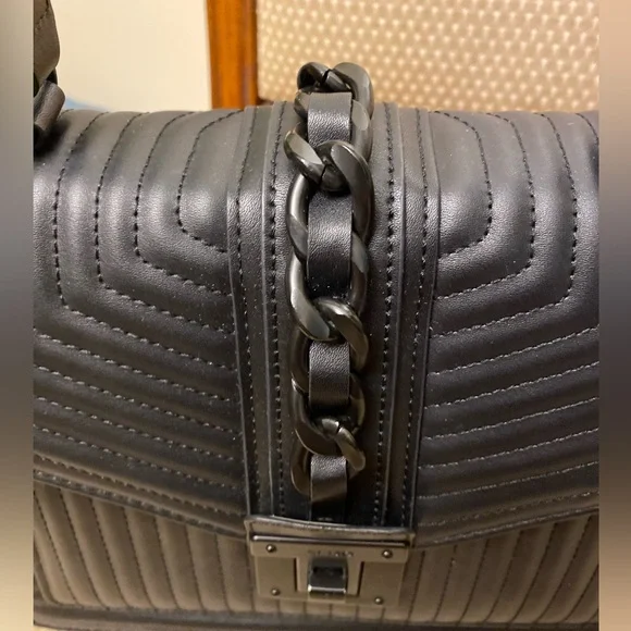 NWOT Aldo Black Quilted Handbag Crossbody Bag with Pom Pom Accessory - Picture 3 of 8